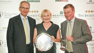 James & Jean Potter receive the Queen Mother’s Silver Salver from Robert Waley-Cohen